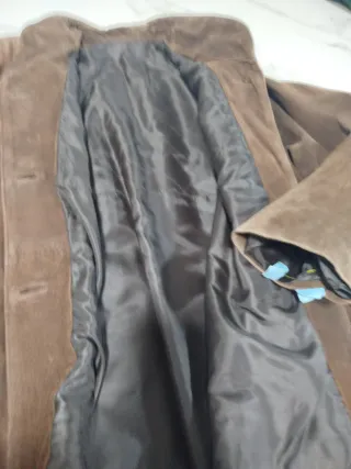 Chaquetón de ante marrón, limpio de tintorería