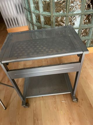 Muebles de madera para oficina y varios