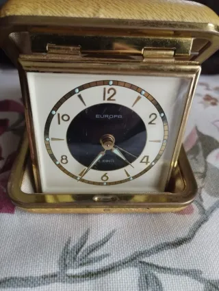 Reloj Europa 2 Jewels con estuche 1970