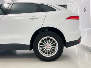 Jaguar F-Pace 2.0i4D Pure RWD 163cv Manual