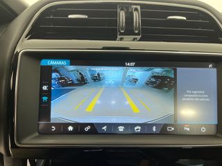 Jaguar F-Pace 2.0i4D Pure RWD 163cv Manual