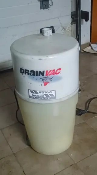 Aspiradora DRAIN-VAC con depósito