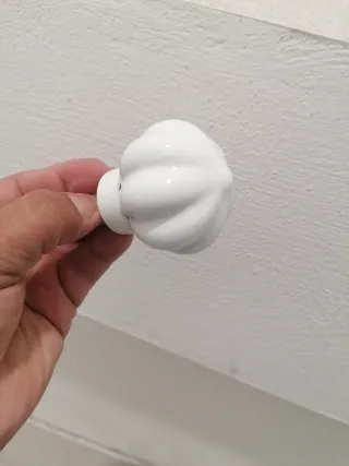 Barra de cortina metálica blanca