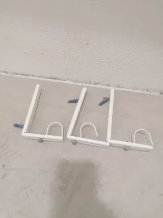 Barra de cortina metálica blanca