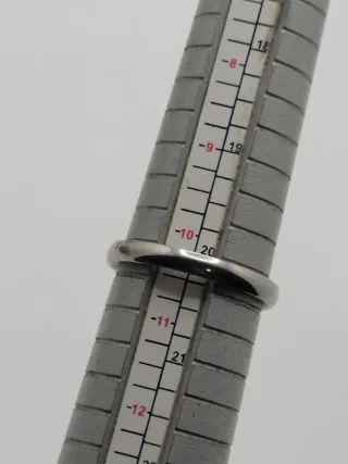 Anillo acero quirúrgico con Piedra Verde