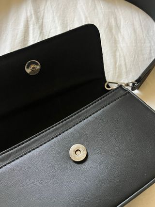 Bolso Bershka Negro Pequeño
