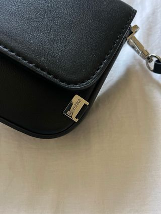 Bolso Bershka Negro Pequeño