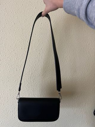 Bolso Bershka Negro Pequeño