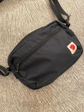 Bolso bandolera Fjällräven High Coast negro