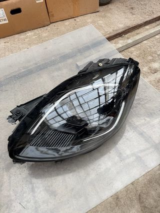 Faro delantero derecho Ford Puma original