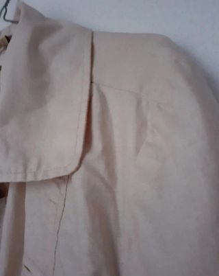 Gabardina corta crema de lino y algodón