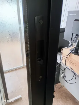 Ventana aluminio color negro corredera