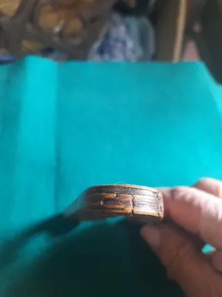 Partepiñones de madera tallado antiguo