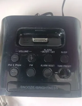 Despertador Sony con iPod 8GB