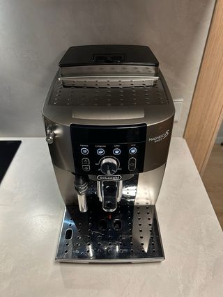 Cafetera DeLonghi Magnifica Smart