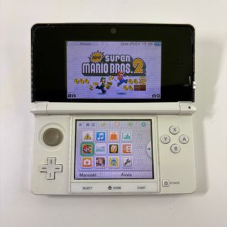 nintendo 3ds bianco con 2 giochi e accessori