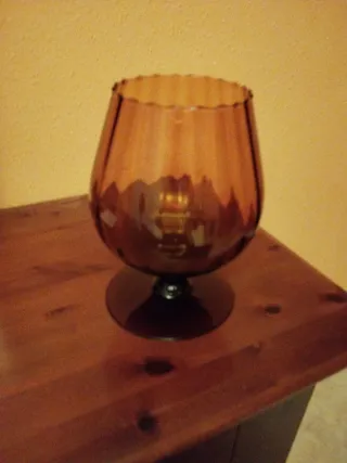 Jarra/Copa de cristal ámbar.