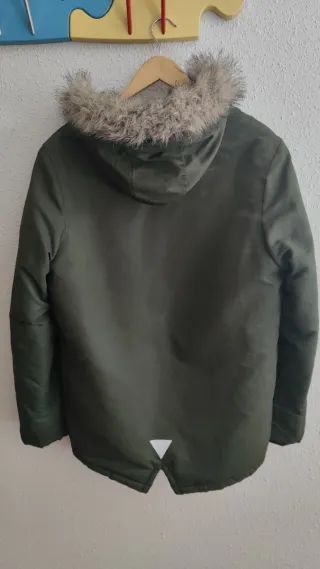 Abrigo niño verde con capucha