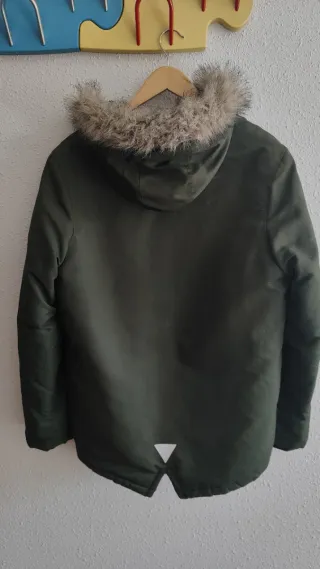 Abrigo niño verde con capucha