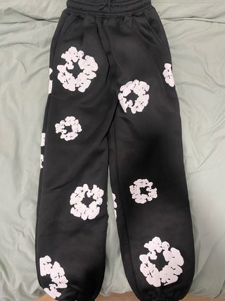 Pantalones Denim Tears negros con estampado