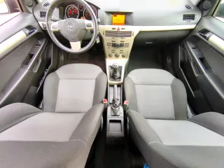 Opel Astra 2010