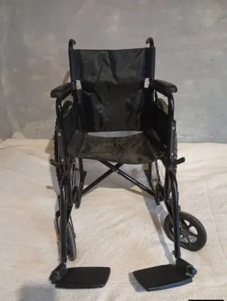 Una silla de ruedas nuevas