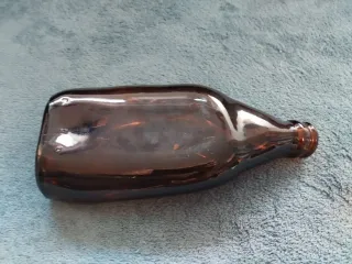 Cenicero botella vidrio marrón decorativo