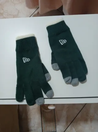 Guanti New Era nuovi