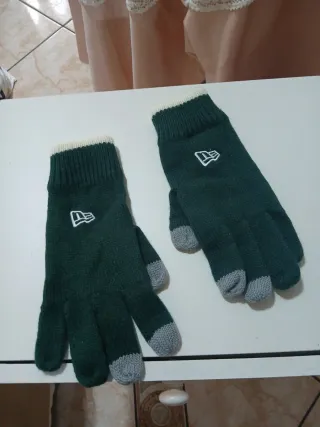Guanti New Era nuovi