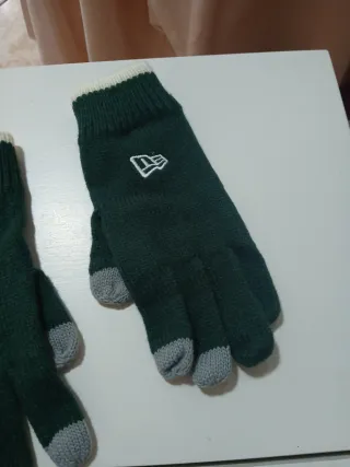 Guanti New Era nuovi