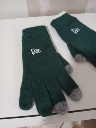 Guanti New Era nuovi