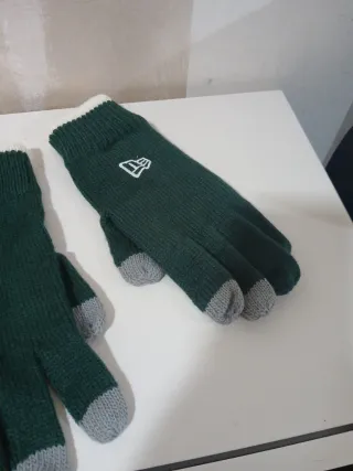 Guanti New Era nuovi