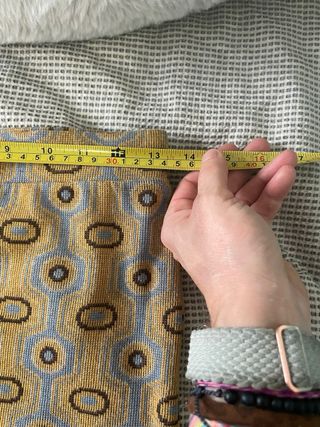 Falda tubo estampada mostaza y gris