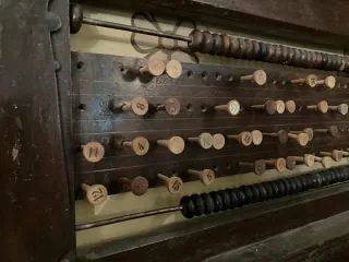 Billar antiguo de madera