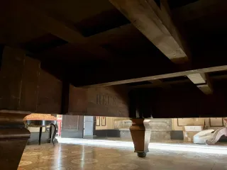 Billar antiguo de madera