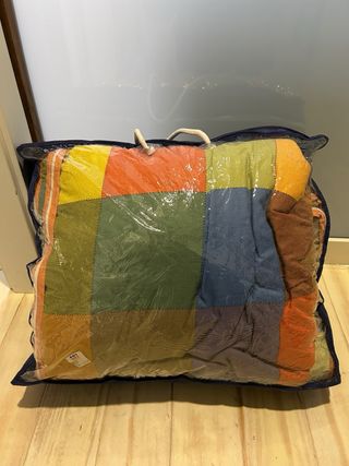 Litera metálica azul con colchones y fundas