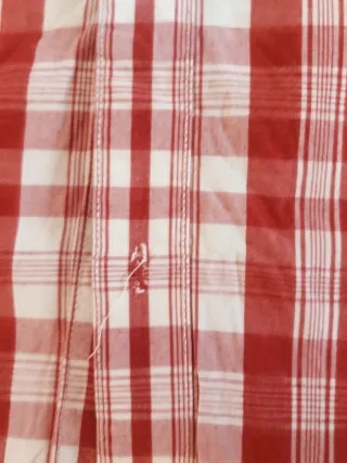 Camisa Levi's cuadros rojos y blancos Talla XL