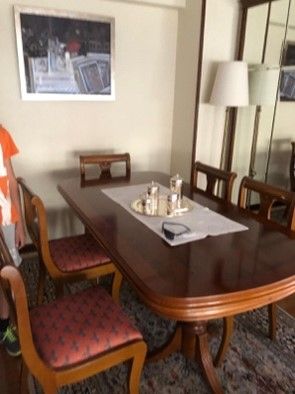 Comedor de madera y metal