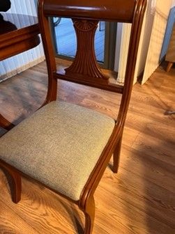 Comedor de madera y metal