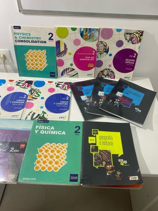 Geografía e Historia 2.º ESO - Andalucía (Somos...