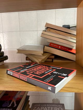 Strange houses, Uketsu