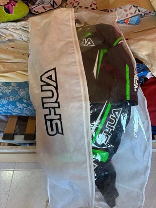 Mono de moto SHUA y botas Bela