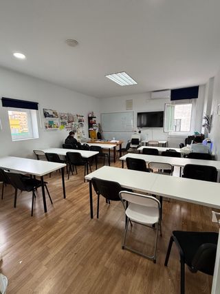 ALQUILER Oficina en ed. Línea Real. 35m2.