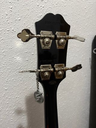 Bajo Epiphone EB-3 Negro y Amplificador Pathfinder