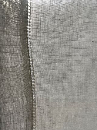 Tenda lino ricamata con fiori