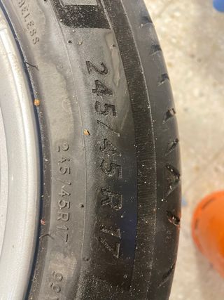 Llantas Mercedes 17” con neumáticos