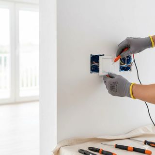 Electricista – Reparación urgente en Valencia