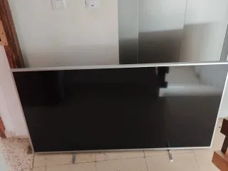Smart TV LED 4K UHD 65" por piezas o para reparar.