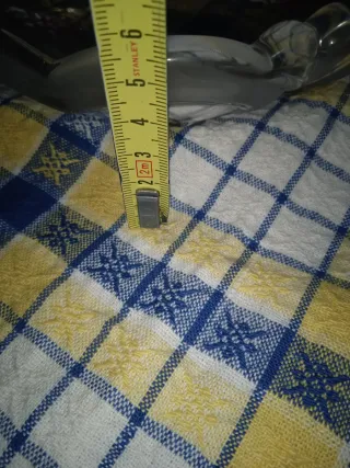 Cesta de cristal decorada con flores