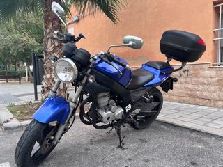 Daelim Roadwin 125 FI con maleta, ITV EN VIGOR